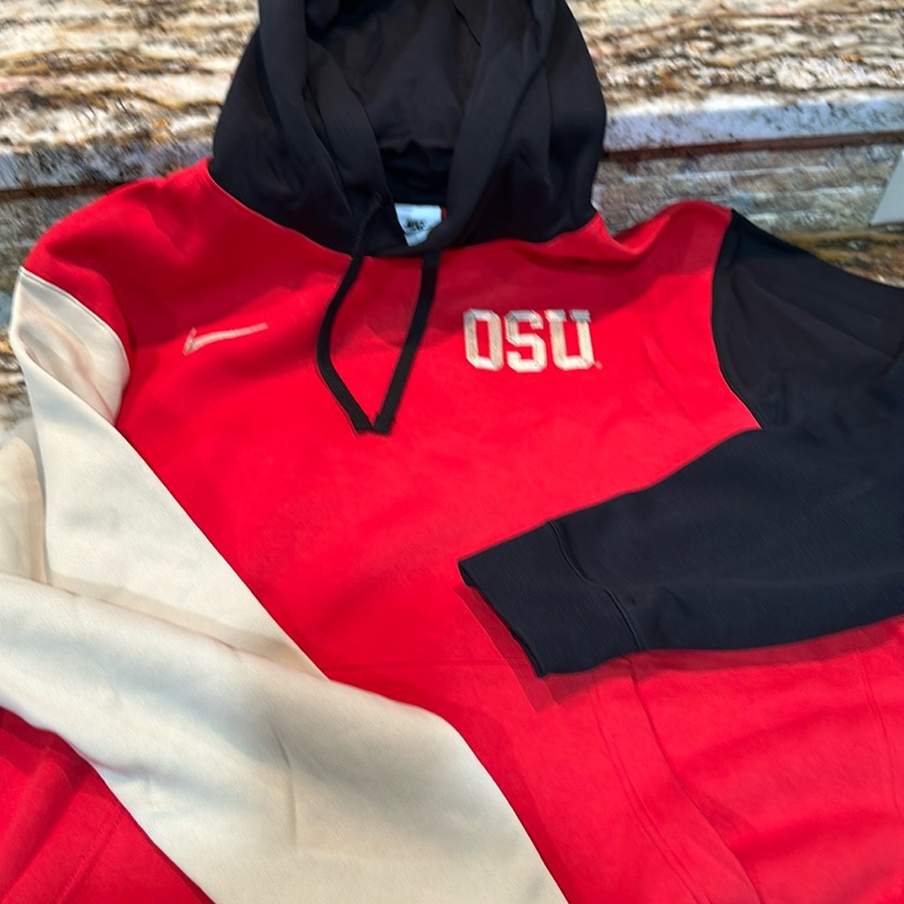 Nike pull over-hoodie